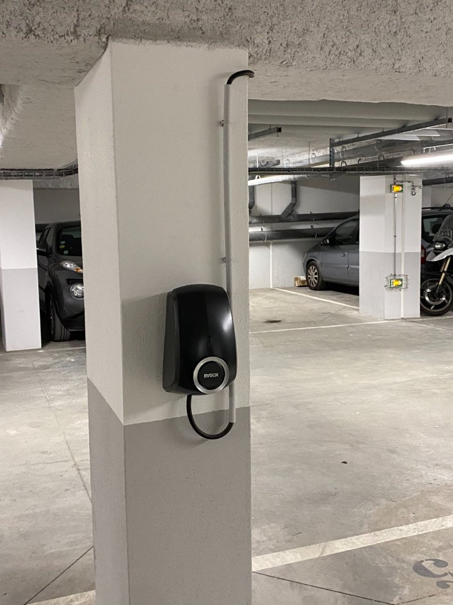ALLCHARGETECH's tweet image. ⚡C&apos;est dans une copropriété à Montreuil que nous avons installé une infrastructure de recharge de la marque @EVBox pour notre partenaire @yespark_fr 
Vous avez un projet d’installation de borne de recharge?
☎️ : 09.70.07.07.00
🌍: allcharge.fr
📧: Contact@allcharge.fr