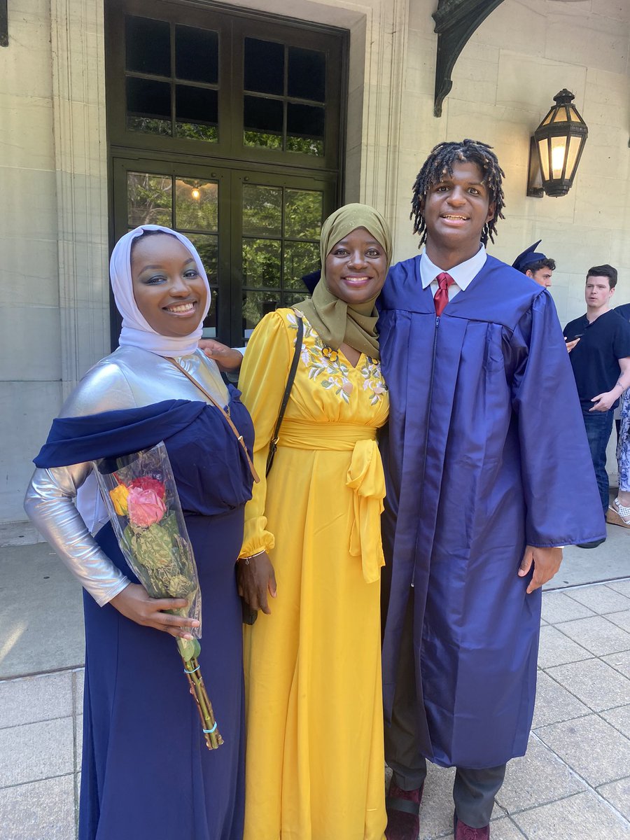 belowaverageNDA's tweet image. @MCPS 
#MCPSGRAD 
Walter Johnson High School 1999
Magruder High School 2015
Magruder High School 2023