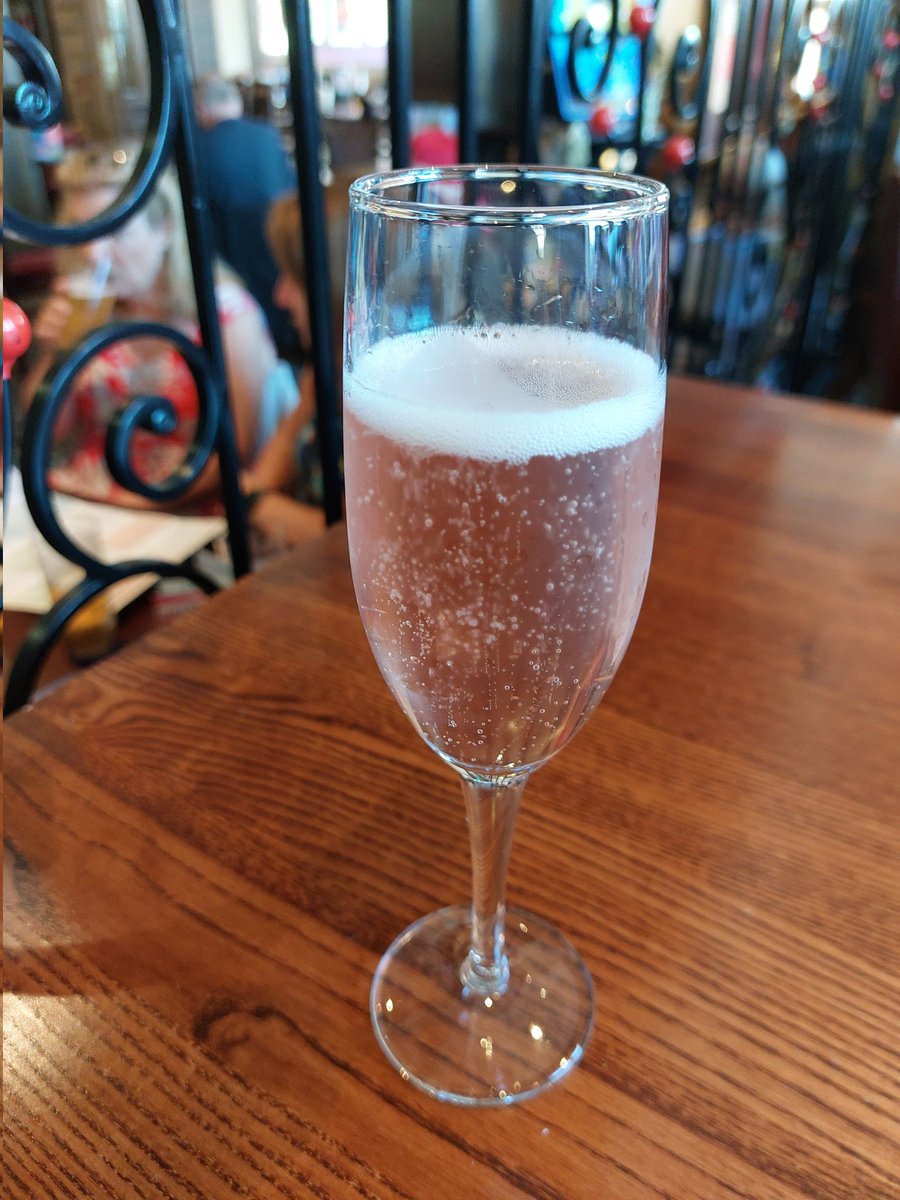 #fridayfizz @cr07der @BurnleyJo @diligent_lets @D4nArrow @Barlickclaret @MartinPbfc @Gazzaboo2 @sharpeykenners @bigkaff17 @FunnyGir5 @DavidEl21800433 @sixtysixrick #ff UTC