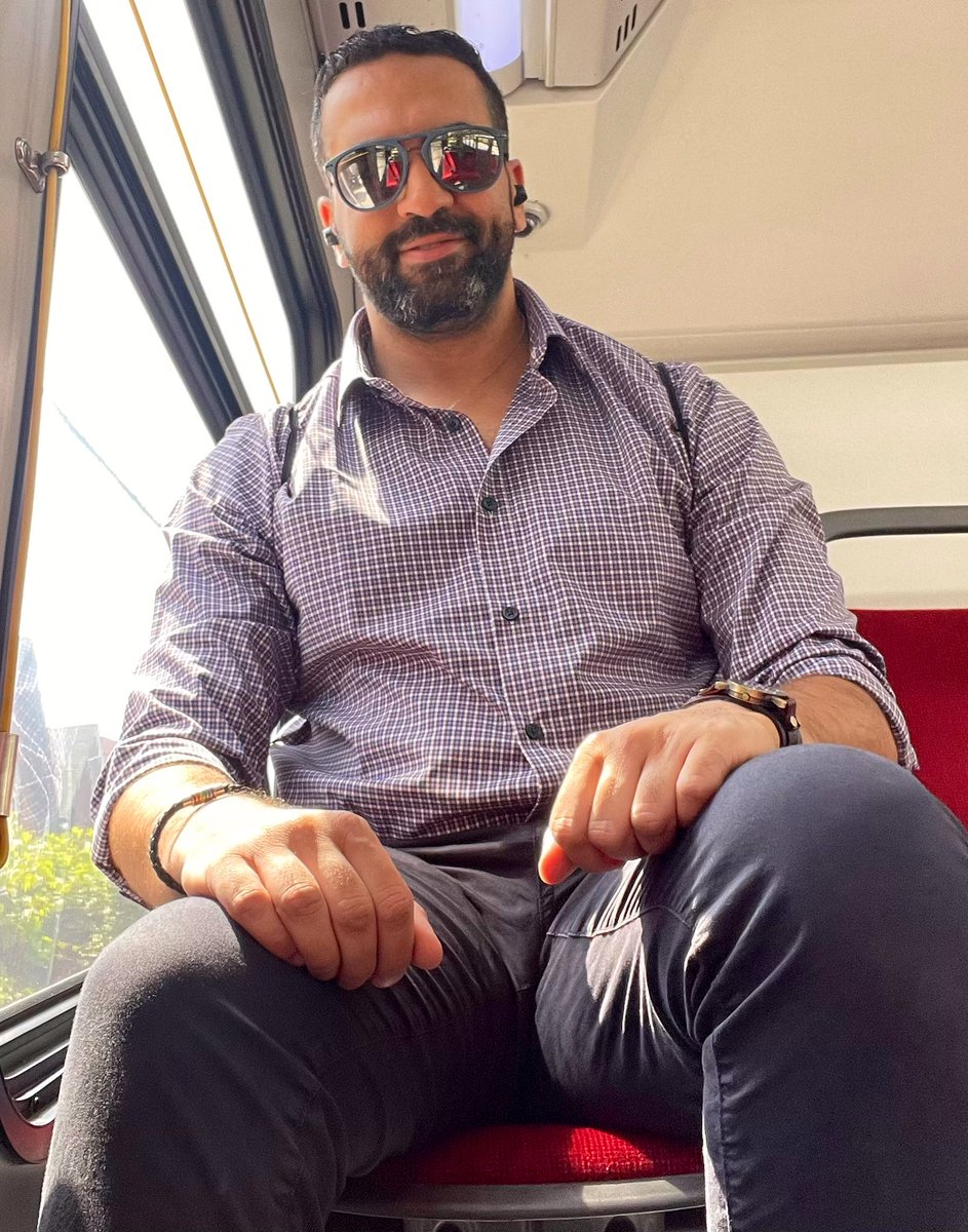 ItisMoody's tweet image. #DressedForSuccess 😎