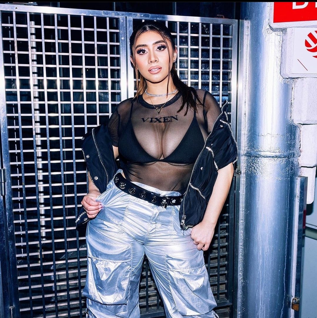 WWE Women and Celebs on Twitter: "Violet Myers 😍"