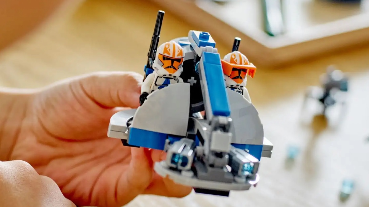 The latest LEGO Star Wars Clone Trooper battle pack attracted early controversy for the designs of its minifigures – but better images show they’re not as weird as they first appeared.

brickfanatics.com/lego-star-wars…

#LEGO #LEGONews