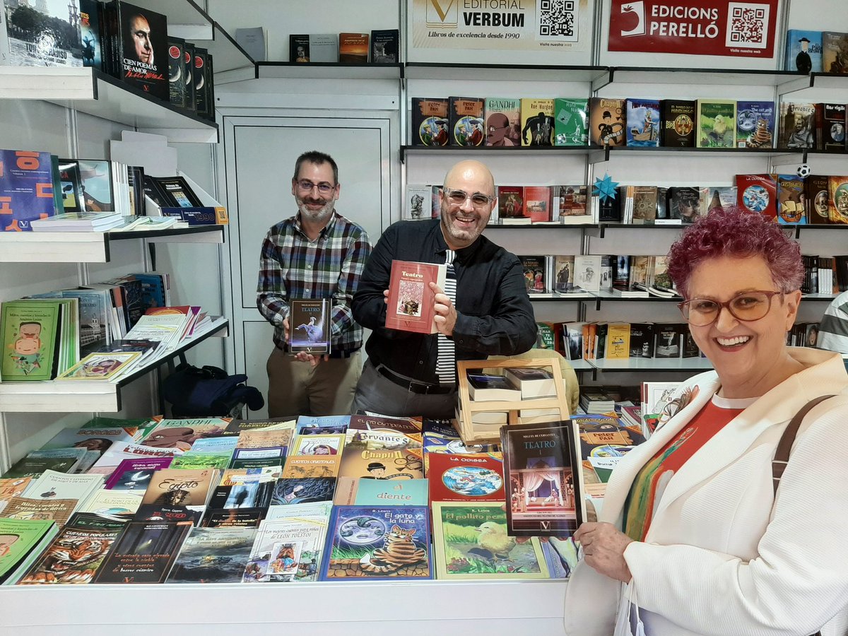 En la Feria del Libro con Julio Vélez-Sainz y Guillermo Gómez. Los Teatreros.