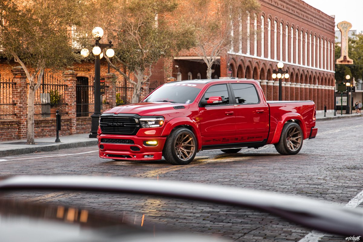 We got some new goodies on the way.

#fridays #FridayFeeling #FridayMood #FridaySpecial #SpiderManAcrossTheSpiderVerse #SpiderVerse #automotiveApparel #HEATCulture #neverbasic #neverkickitbasic