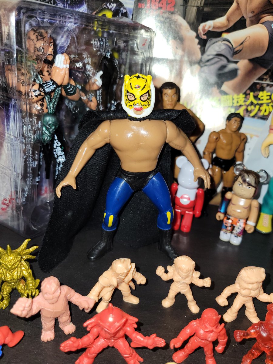 Hank503's tweet photo. Been a minute but here's a #FigureFriday #Bootleg Tiger Mask I added to the Japanese section of my collection @FullyPoseable @PetrusWrestling #figlife #BootlegClub https://t.co/kiLaXeESfe