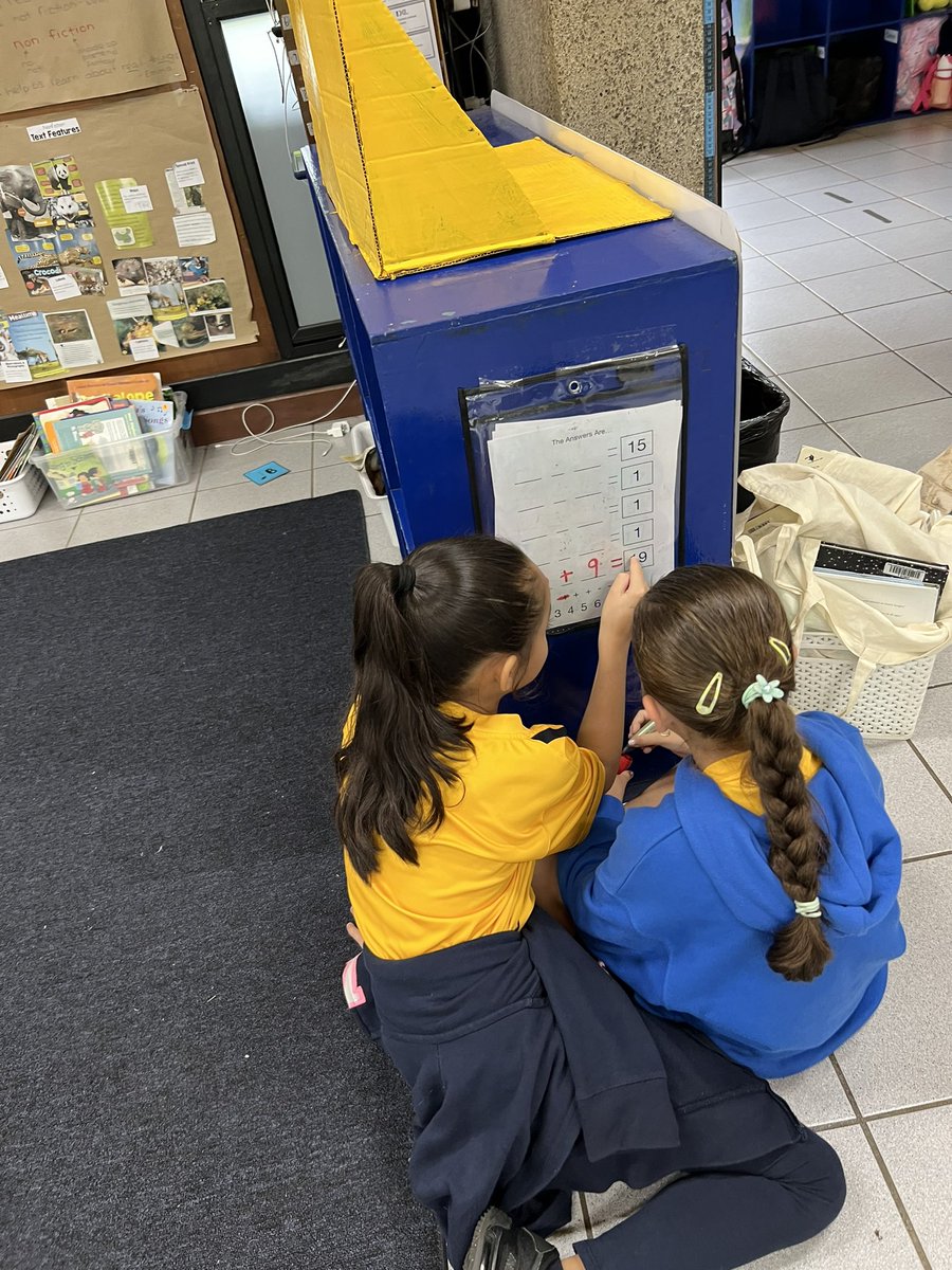 ELobsenz's tweet photo. Amazing the difference a simple rule can make in our #thinkingtasks to encourage sharing - 1 s shares their idea, and their partner writes it down #communicationskills #thinkingclassroom https://t.co/CuK32A82gh