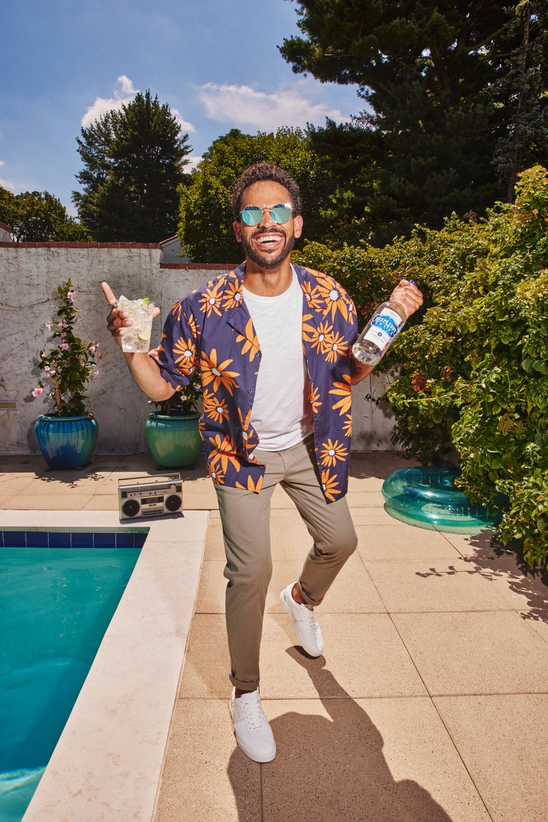 Dive into delicious cocktails this summer with #deepeddyvodka! 🍹☀️

@deepeddyvodka is a proud sponsor of Beach Road Weekend presented by The Black Dog! August 25 - 27 on Martha's Vineyard. See you there 😎