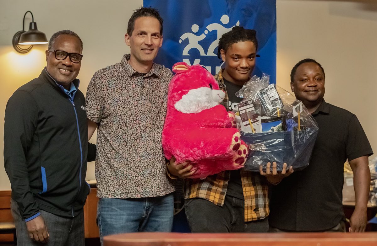 YouthHorizons's tweet photo. Congrats to Youth Horizons’ proteges who are graduating out of our mentoring program and the protégés who accomplished their academic, life-skills and spiritual service goals. They were recognized on Thursday during Youth Horizons’ annual Awards Party at Northrock Lanes. https://t.co/veK6U3TUvd