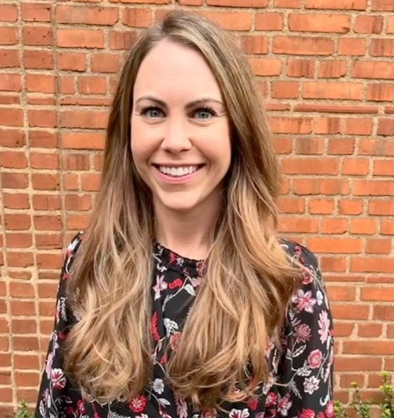 WillametteMBA's tweet photo. Congratulations to Lisa Mockler MBA'11 on your promotion to VP, People Operations at ZoomCare!

"It was a wonderful experience, helped with my career progression, and I highly recommend it," said Lisa on her Willamette MBA education. https://t.co/BN2nvaX5xe