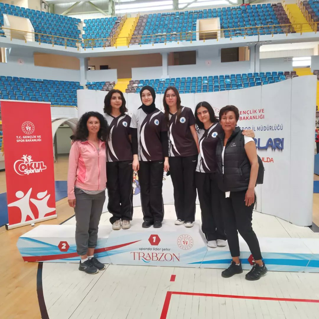 Gazi Mustafa Kemal Anadolu Lisesi (@gmkal26) on Twitter photo "KIZLARIMIZ TÜRKİYE ŞAMPİYONU"
30 Mayıs - 2 Haziran 2023 tarihleri arasında Trabzon'da gerçekleştirilen liseler arası Dart şampiyonasında okulumuz Kız Dart Takımı Türkiye Şampiyonu olmuştur. <a href="/EskisehirMem/">Eskişehir İl Milli Eğitim Müdürlüğü</a> <a href="/TepebasiMem/">Tepebaşı İlçe Milli Eğitim Müdürlüğü</a> "KIZLARIMIZ TÜRKİYE ŞAMPİYONU"
30 Mayıs - 2 Haziran 2023 tarihleri arasında Trabzon'da gerçekleştirilen liseler arası Dart şampiyonasında okulumuz Kız Dart Takımı Türkiye Şampiyonu olmuştur. <a href="/EskisehirMem/">Eskişehir İl Milli Eğitim Müdürlüğü</a> <a href="/TepebasiMem/">Tepebaşı İlçe Milli Eğitim Müdürlüğü</a>