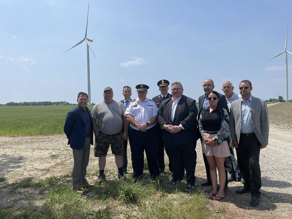 Graydonthempp's tweet image. I was in Blenheim this morning to announce $26M to help municipalities facing challenges related to old oil and gas wells.

We are committed to working together  to ensure our communities are safe! 

MORE: shorturl.at/puX18
