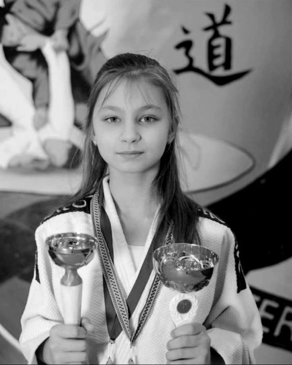 This is Victoria Ivashko. Last weekend the 9-year-old girl competed in a competition in Kyiv. She was a judoka. On Friday she was killed by Russia in Kyiv… so much pain. Russia is a terrorist state #StopRussia #StandWithUkraine