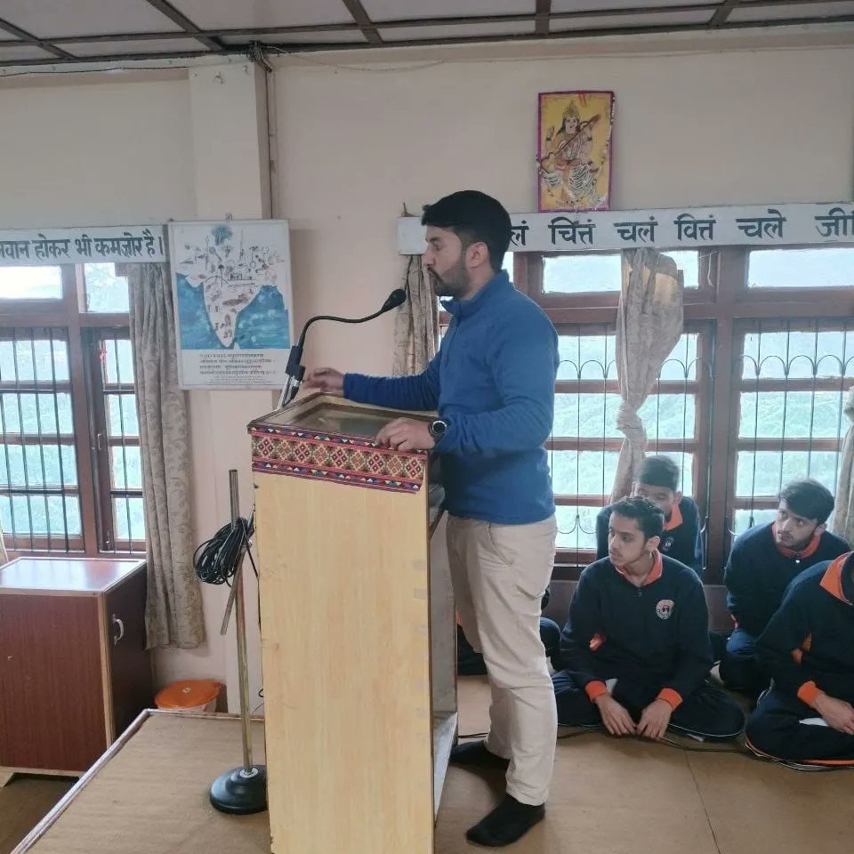abvp4shimla's tweet photo. तरुणाई का स्वप्न महान , हो भारत का पुनरूत्थान....

विद्यालय सदस्यता अभियान के अंतर्गत विद्यालय में सदस्यता करवाते ABVP शिमला जिला के कार्यकर्ता।

#SchoolMembershipDrive https://t.co/E53kg4ouOR