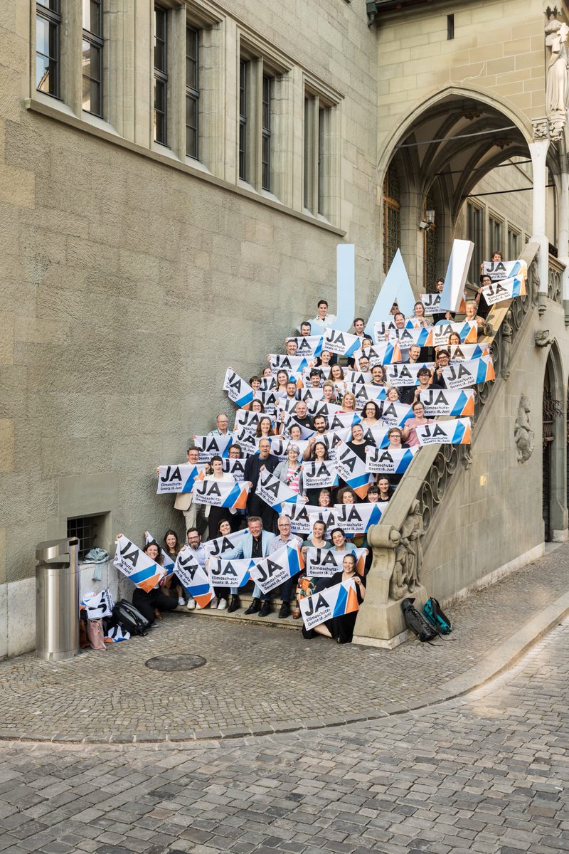 Breite Unterstützung der Berner Stadträt:innen für ein JA zum Klimaschutz-Gesetz! @GruenesBuendnis @BernLinke <a href="/PdABern/">PdA Bern</a> <a href="/GFLBern/">Grüne Freie Liste Stadt Bern</a> <a href="/glp_bern/">Grünliberale Stadt Bern</a> <a href="/EVPStadtBern/">EVP Stadt Bern</a> <a href="/fdp_stadtbern/">FDP Stadt Bern</a> <a href="/JUSOStadtBern/">JUSO Stadt Bern</a> <a href="/JA_Bern/">Junge Alternative Bern JA!</a> <a href="/jfstadtbern/">JF Stadt Bern</a> <a href="/MitteStadtBern/">Die Mitte Stadt Bern</a>