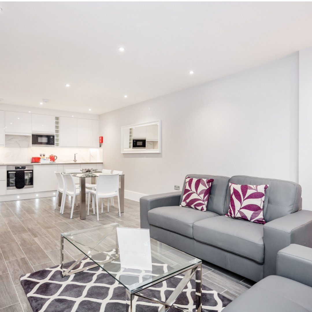 #Relocating for work soon? Then, #servicedapartments may be the ideal #accommodation for you. 

Find out more about why you should book a #servicedapartment for your next #businesstrip here: hubs.li/Q01S4VqL0

#RoomspaceStays