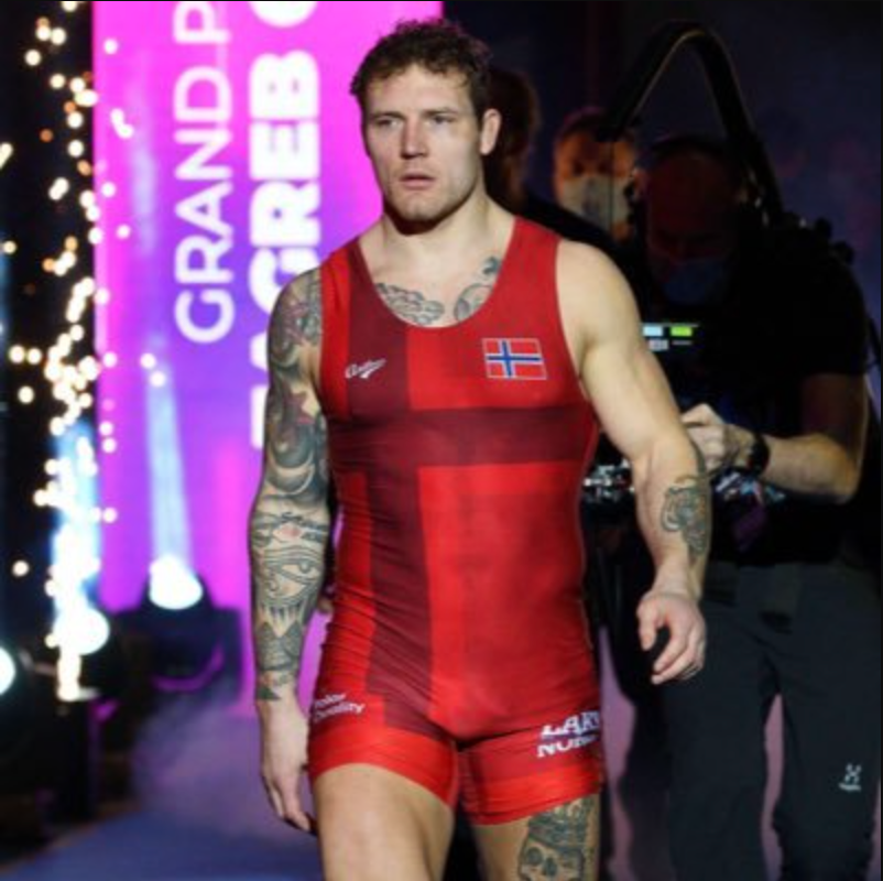 🌟 We're inspired by <a href="/FelixBaldauf/">Felix Baldauf</a>, world champion wrestler living with axial spondyloarthritis. #EULAR2023 highlights a Norwegian campaign that aims to break down prejudices and empower those with chronic illnesses! 💪