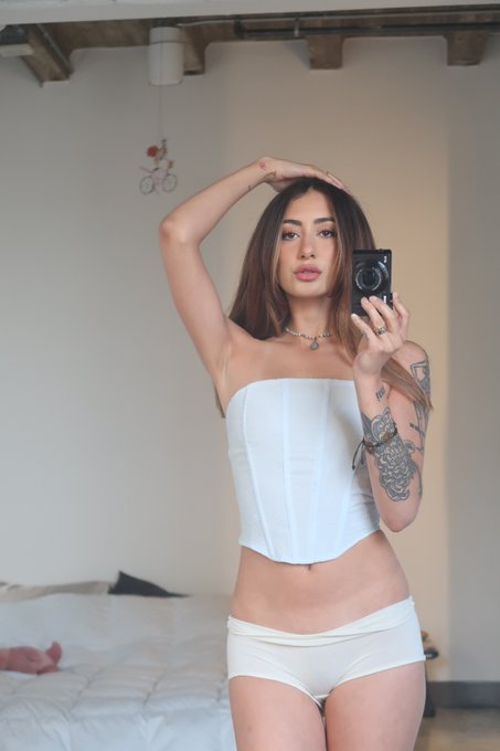 Your fav baby 😍 https://t.co/jaCgzBfxKF