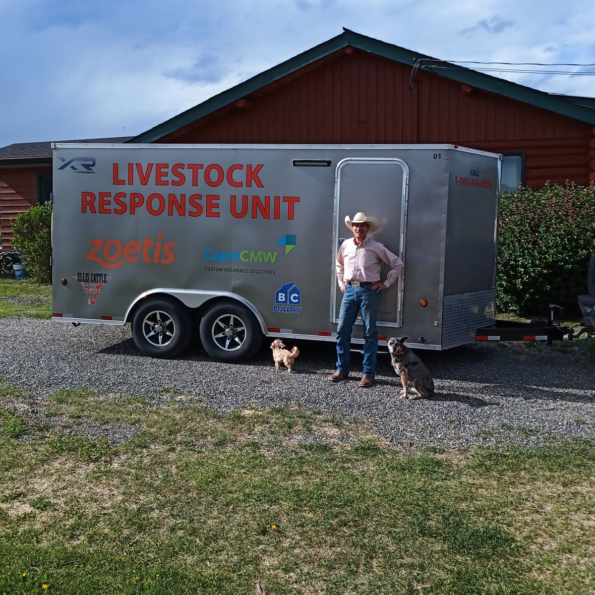 AgSafeBC's tweet photo. Agricultural producers in the Cariboo-Chilcotin region now have access to one of the mobile livestock emergency response trailers. AgSafe's Reg Steward facilitated the delivery of this trailer to the Cariboo Cattlemen’s Association.
#BCwildfires #BCfloods #BCranching https://t.co/aseQsBgLxl