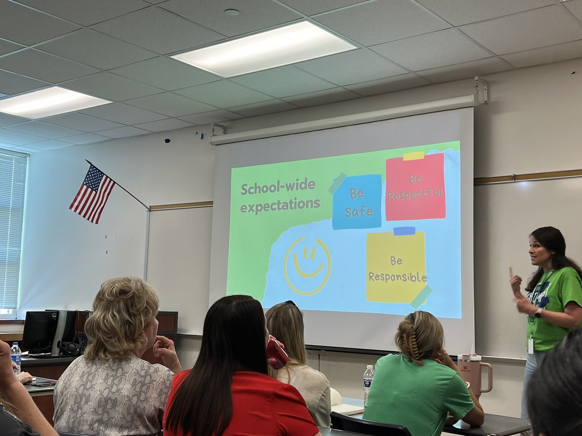 Martieroo's tweet photo. 3 basic themes #DISDCHOMP23  PBIS https://t.co/2lTCkVPfUI