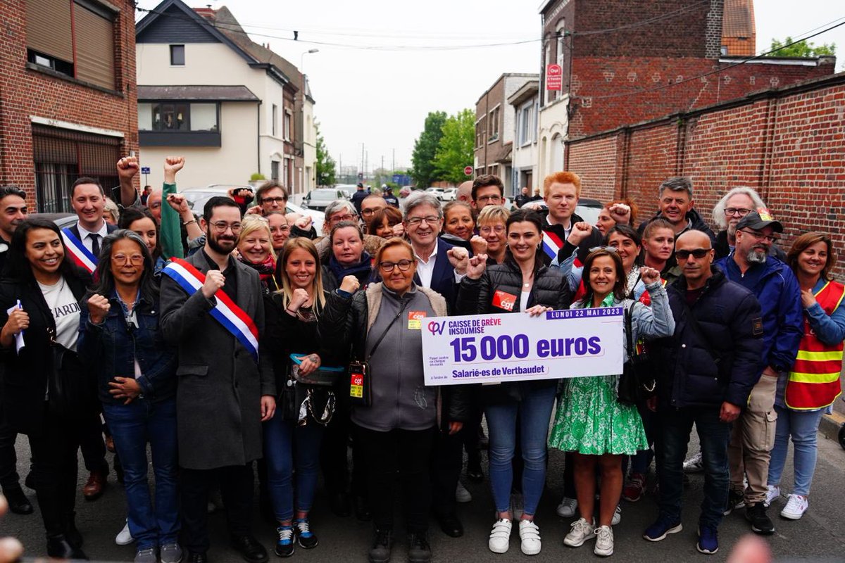 JLMelenchon's tweet photo. Les travailleuses de #Vertbaudet ont gagné un accord contre leur patron. Leur dignité est grande. Elles impressionnent. Gloire aux lutteuses ! #LFI fière d'avoir versé 25 000 euros à la caisse de grève ! https://t.co/KSn9l2cIH2