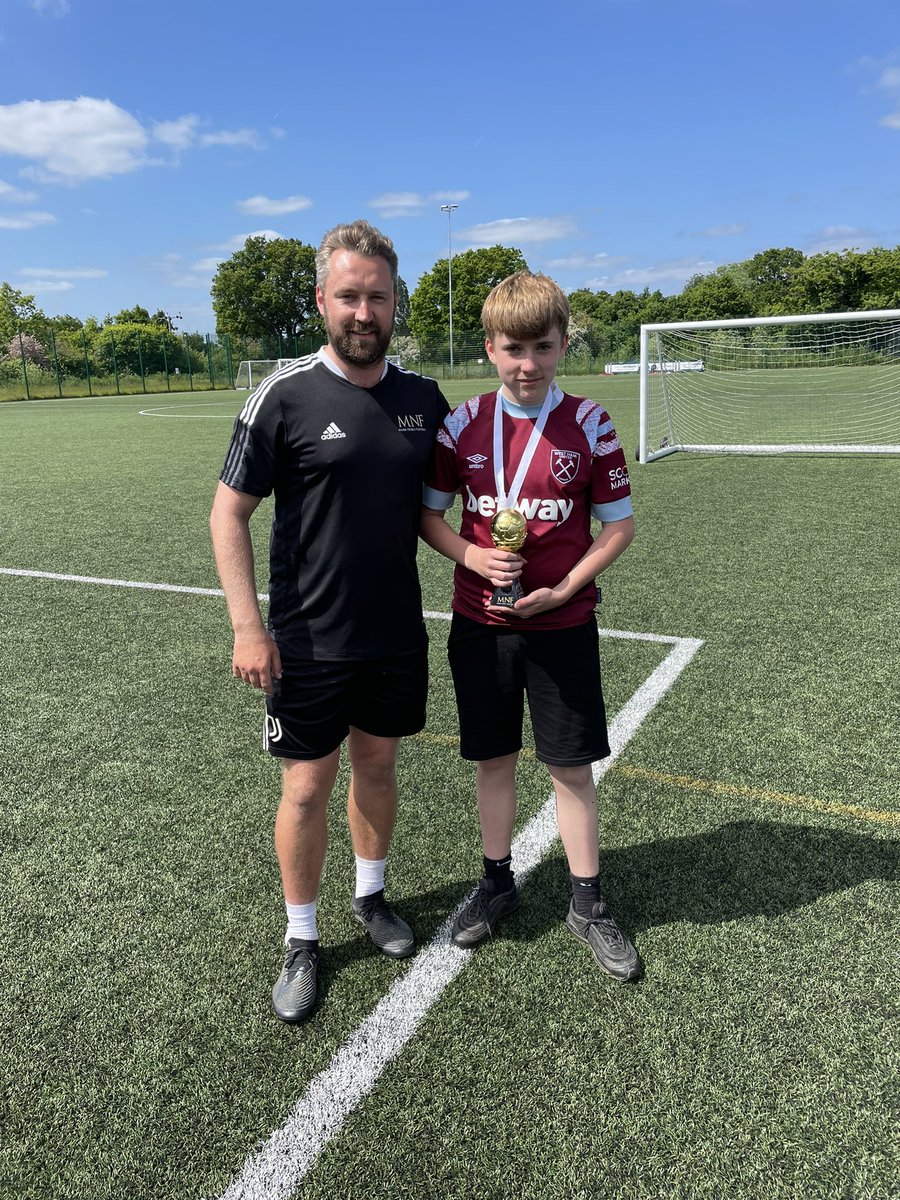 Mark Noble Football tweet media