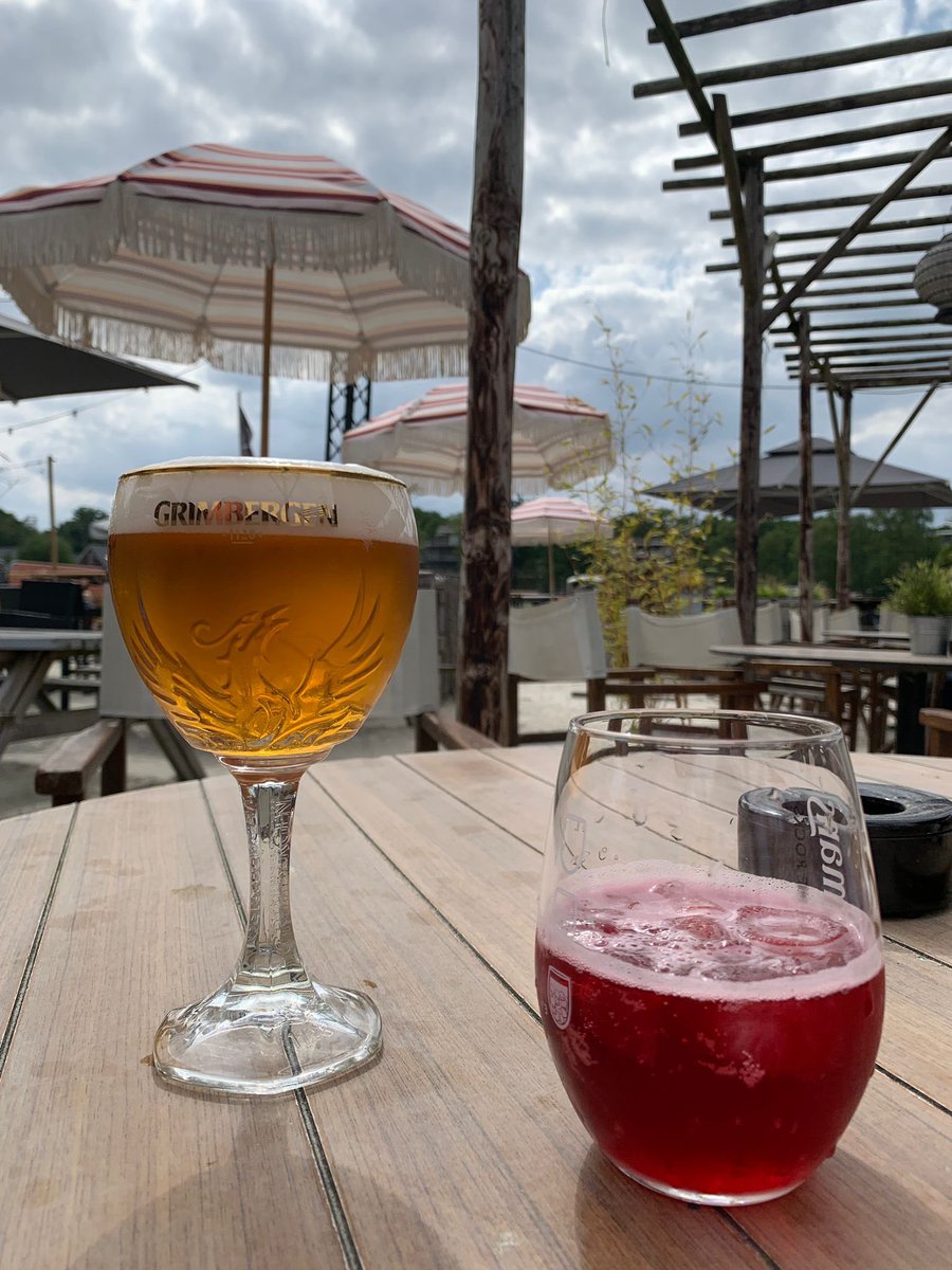 Westrik's tweet image. Met mijn ❤️ in de zon op een terras bij #SOAP in @gem_apeldoorn . 
Samen proosten op mijn nieuwe baan binnen het @UWVnl #datacoach #DataAcademie #lerenenontwikkelen #coördinator Blij mee. #levenlangleren