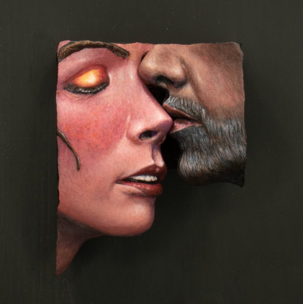 JannaDeC's tweet image. My recently finished project :) ‘The kiss’ from #scientificmodels . To spread a little bit of love on this fine Friday evening :D 
#miniaturepainting #paintingminiatures #WarhammerCommunity #paintingminis