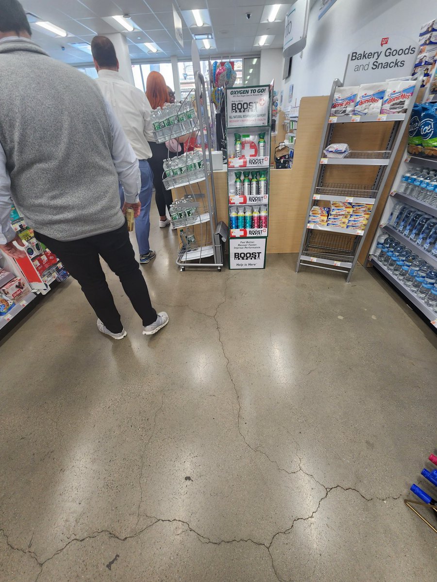 stanleymwc's tweet image. Duane Reade/Walgreens need to hire more people if they&apos;re going to make people pay for stuff...urgh... #NYCproblems