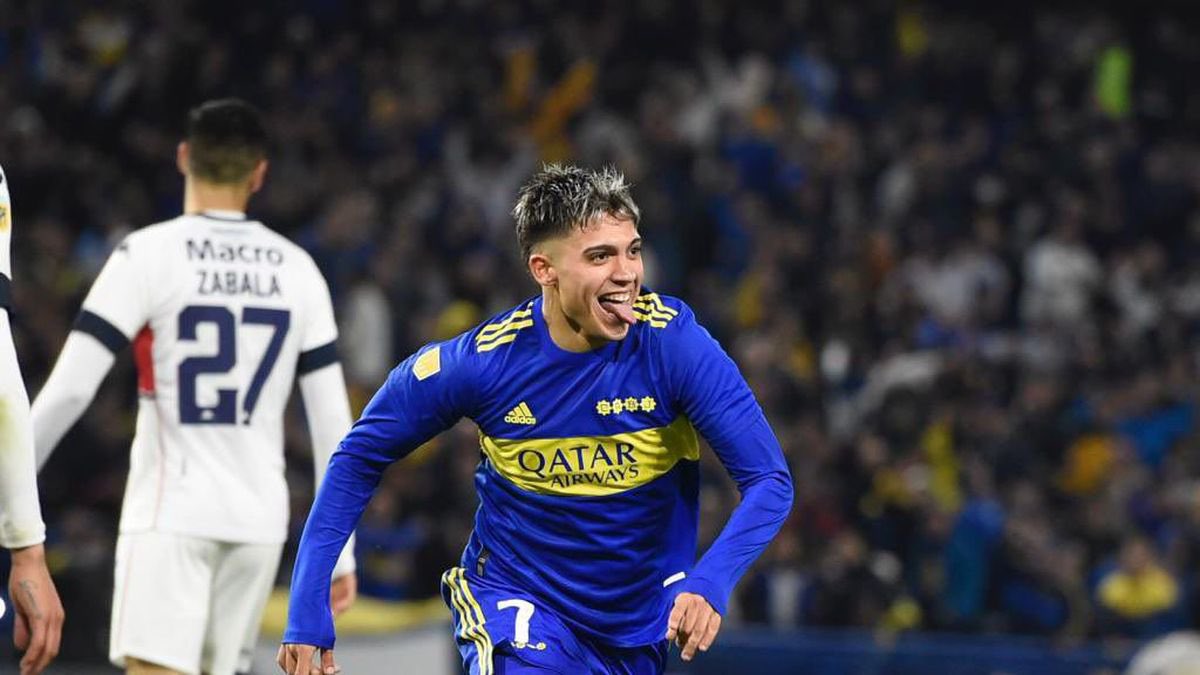 No hay mas excusas. Dale 7, recupérate, ponete fuerte y danos mil alegrías. 

Medina - Varela - Equi.
Langoni - Merentiel - Zeballos. 
Ahí tenes el 4-3-3 que tanto queres Almiron.