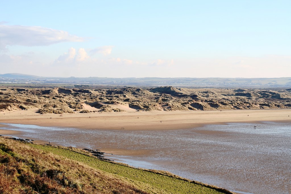 Did you know that as world class family beach, Saunton Sands has also been the setting for Robbie Williams's Angels video and more recently Jason Momoa was spotted here filming for Aquaman 2? #lovewhereyoulive #sauntonsands #northdevon #anchorwoodltd