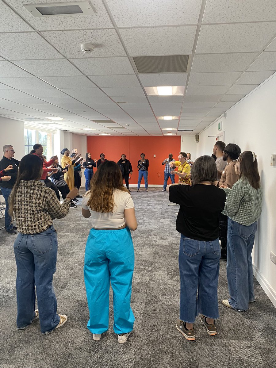 The fantastic Sara @seriouslaughuk doing her thing @Innospace #Business #Startup Boot Camp. Laughing therapy & positivity. #Manchester @ManMetUni @ManMetCareers @ManMetAlumni We run these in June & November. Email for more info.