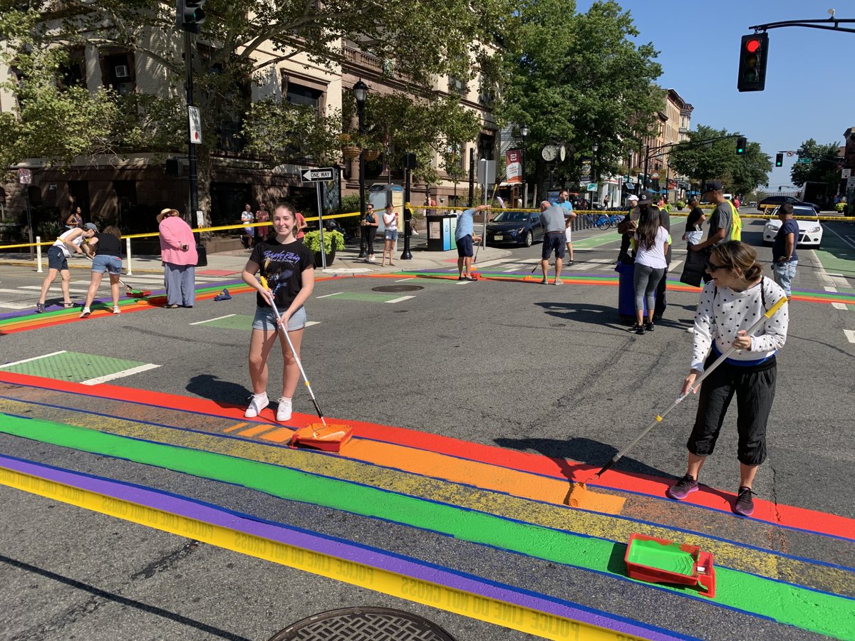 CityofHoboken's tweet photo. 🌈🖌️ Join your friends and neighbors in painting the Pride crosswalk at Newark and Washington Streets on Sunday, June 4.  There's still time to register as a volunteer! To lend a hand, reach out to ndebenedetto@hobokennj.gov. 
More info: https://t.co/VJaZblpAlw. https://t.co/dmtKHCdveK