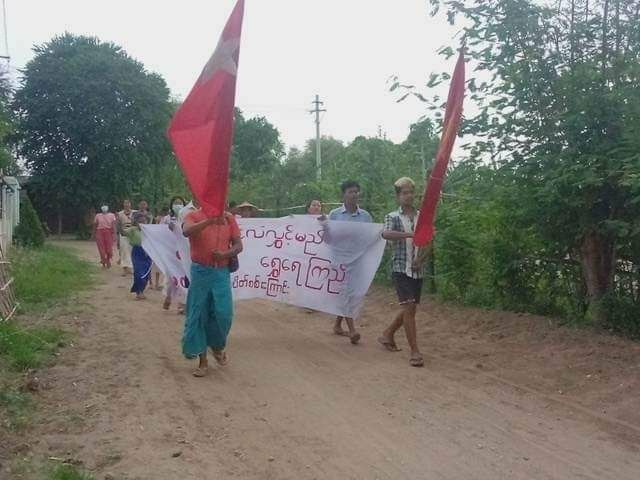 KaySinThaw's tweet photo. Pro democracy youths in a village, Yinmarbin Township, are still marching with vigor to keep opposing the military dictatorship.  #2023Jun2Coup #LegalizationOfNUG #WhatsHappeningInMyanmar https://t.co/fRtcmwBtMP