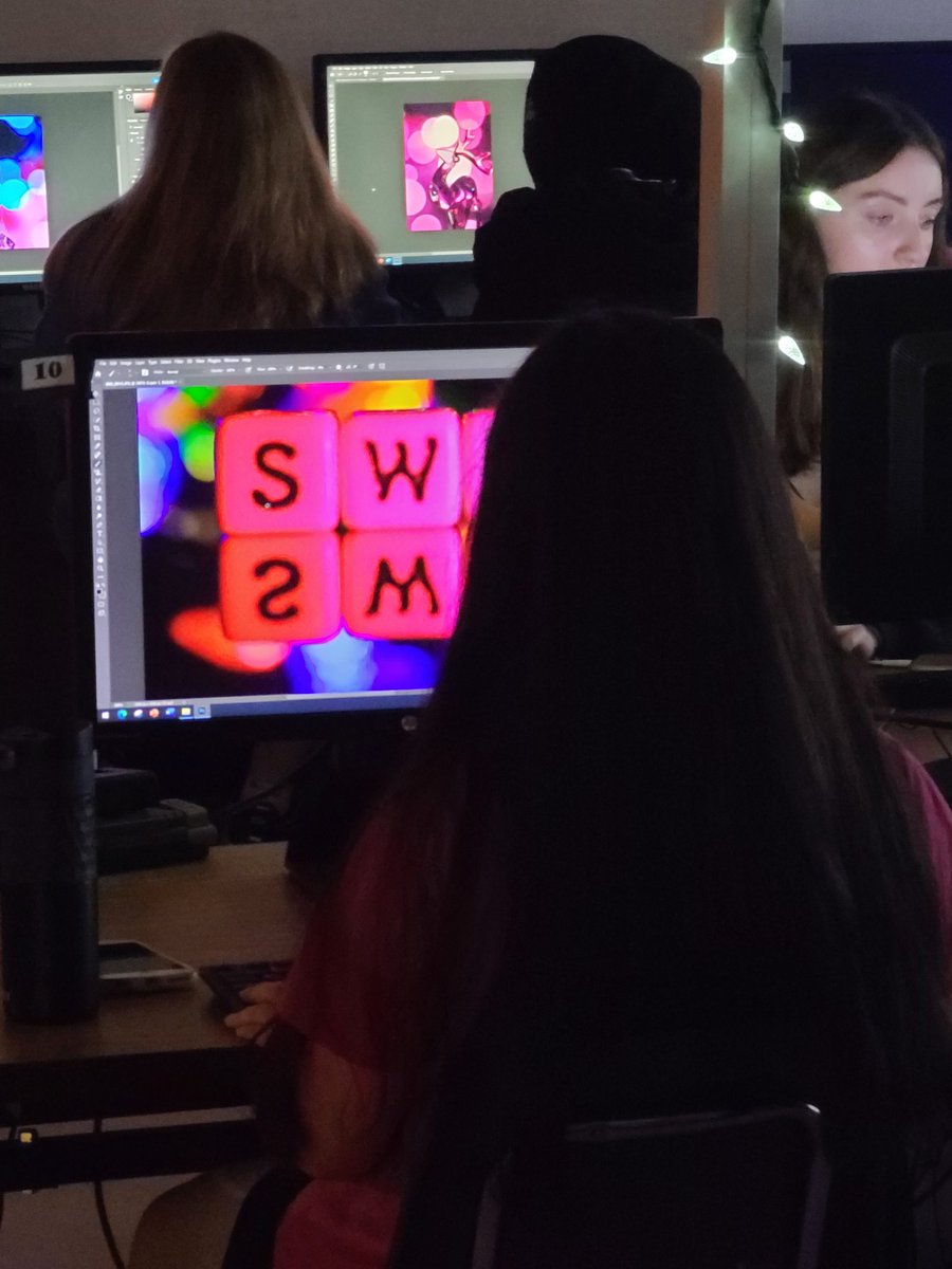 The end of the semester is always an exciting time as students demonstrate their learning in such complex and creative ways. Our grade 12 photography students are using light and technology to create beautiful photographic art.
<a href="/StoonPubSchools/">Saskatoon Public Schools</a>