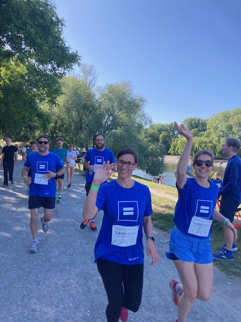 Anne Jeglinski (@annejeglinski) on Twitter photo Heute beim Lauf für seelische Gesundheit <a href="/bipolaris_bb/">bipolaris e. V.</a> Gemeinnützige Organisationen & #Selbsthilfe unterstützen in #Berlin bei psychischen Krisen und Problemen. Viele davon stellten sich heute dem Markt für seelische Gesundheit vor. Infos: der-markt.berlin <a href="/ParitaetBerlin/">Paritätischer Berlin</a> Heute beim Lauf für seelische Gesundheit <a href="/bipolaris_bb/">bipolaris e. V.</a> Gemeinnützige Organisationen & #Selbsthilfe unterstützen in #Berlin bei psychischen Krisen und Problemen. Viele davon stellten sich heute dem Markt für seelische Gesundheit vor. Infos: der-markt.berlin <a href="/ParitaetBerlin/">Paritätischer Berlin</a>