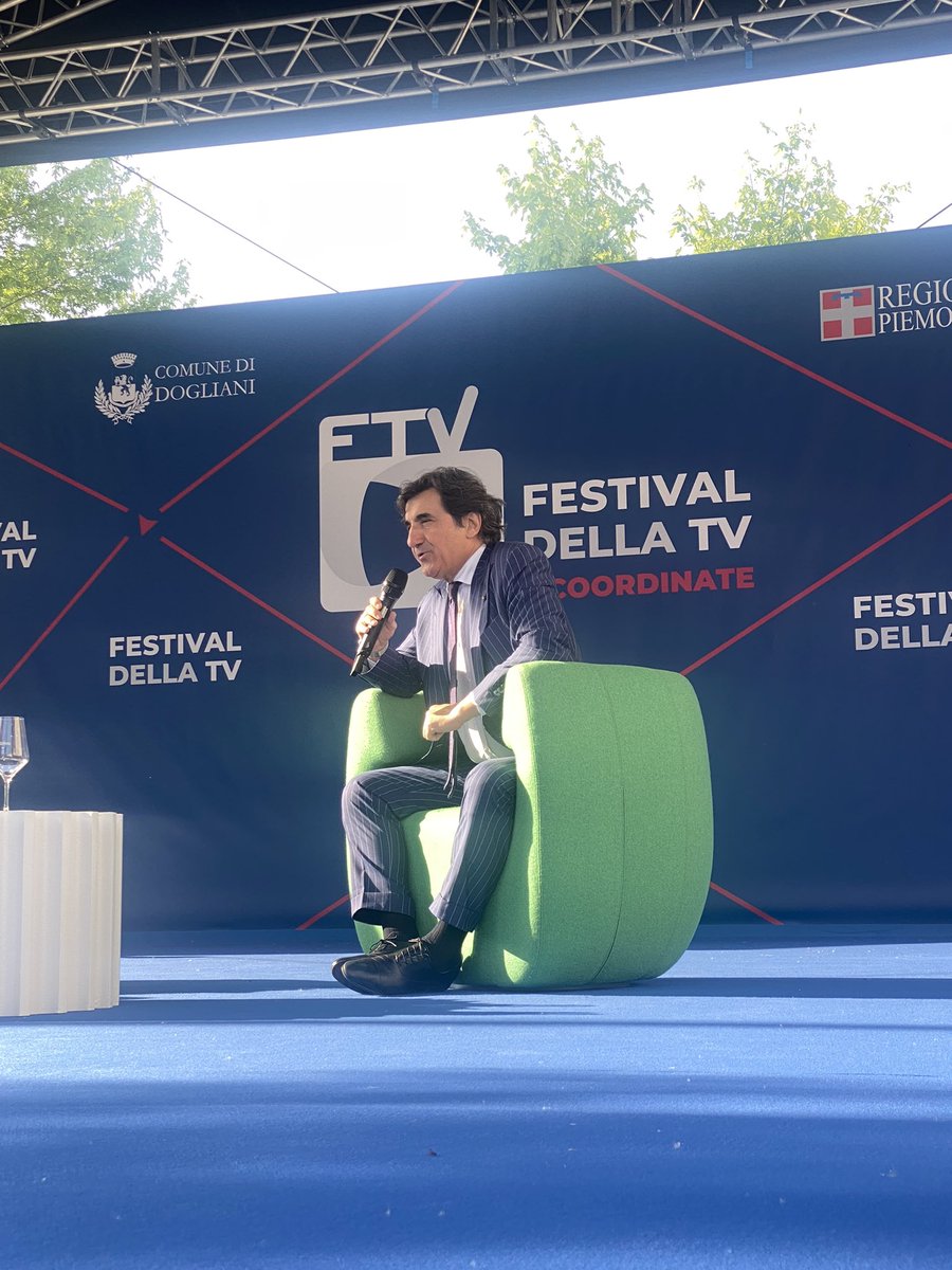 FestivaldellaTv's tweet photo. #UrbanoCairo al #FestivaldellaTv:
“Non sono un tipo da salotto e non credo di aver nemici, ho piuttosto tanti concorrenti”
@francescafagnan #RCSMediaGroup #CairoCommunication #Belve @RaiDue https://t.co/oZVeQDhsvl