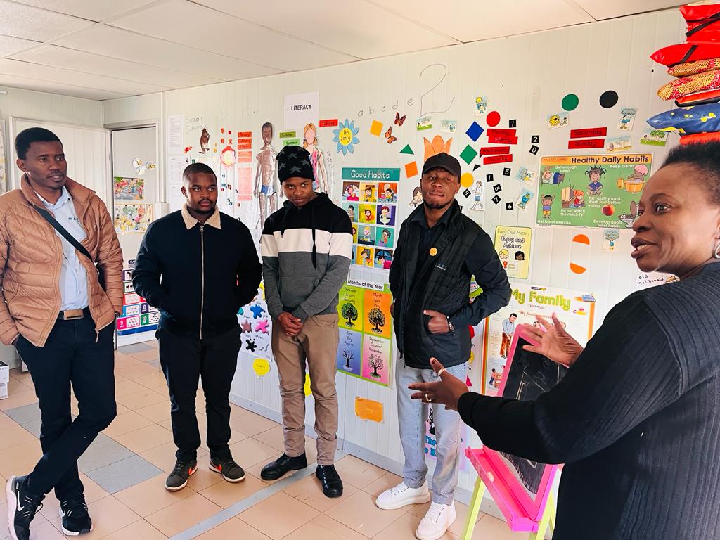 A #Feelgoodfriday to remember! Maninga Engineering has recently made a #donation to the Khulani ECD in Diepsloot. Team Maninga visited the school today to officially hand over the donated items, all made by the ladies from #TheDiepslootFoundation’s sewing project.