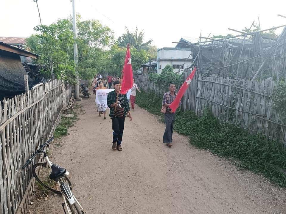 KaySinThaw's tweet photo. Pro democracy youths in a village, Yinmarbin Township, are still marching with vigor to keep opposing the military dictatorship.  #2023Jun2Coup #LegalizationOfNUG #WhatsHappeningInMyanmar https://t.co/377DRHPDYN