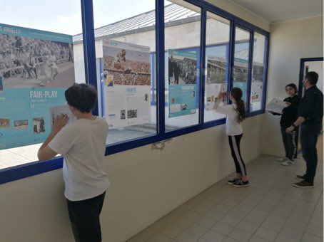Journée « Olympique et Paralympique » pour les 6e qui ont découvert l’handi-sport et le sport adapté au sein d’ateliers sportifs (céci-foot, volley assis, kin-ball…) et en classe autour de l’alimentation, la littérature ou les valeurs sportives. #generation2024