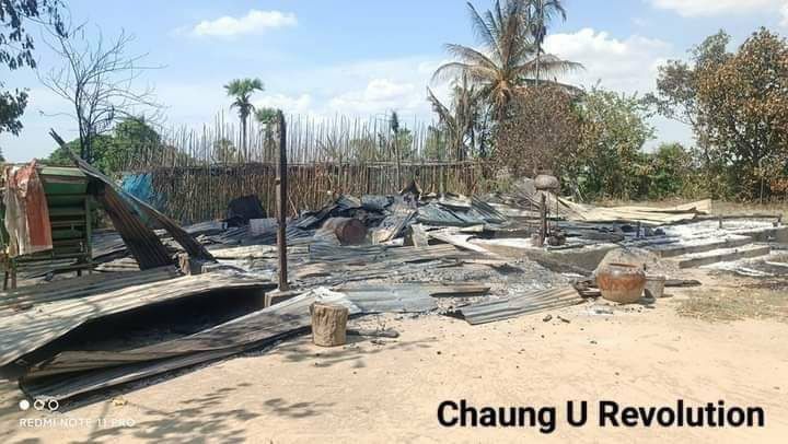 KaySinThaw's tweet photo. According to Chaung U Revolution, SAC terrorists burn down 47 residential properties in Shanhtoogyi village, ChaungOo tspc Sagaing division, and wrote swearing letters on 30th May. #2023Jun2Coup #LegalizationOfNUG #WhatsHappeningInMyanmar https://t.co/cMaYaCP0g7