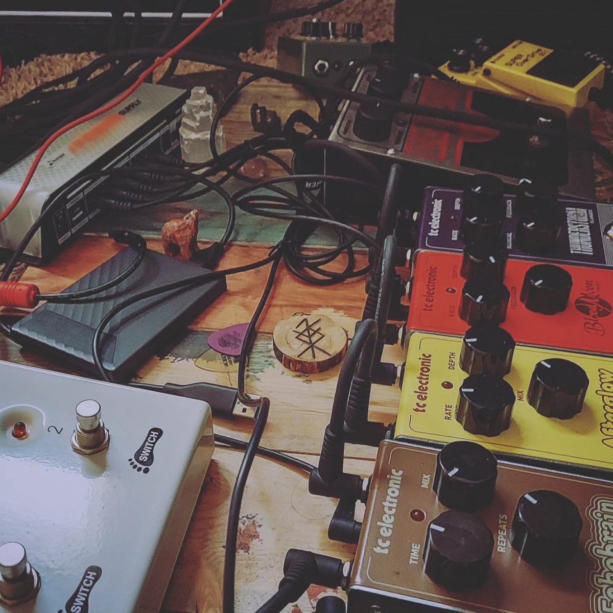 gypsyomendoom's tweet photo. 🌊 Finding my way through the chaos...

The first track for the debut album has been completed! 🧠

Read the full post behind it all on Instagram: @gypsyomendoom 

#gypsyomen #mikedmata #onemanband https://t.co/A5z4WLNOTC