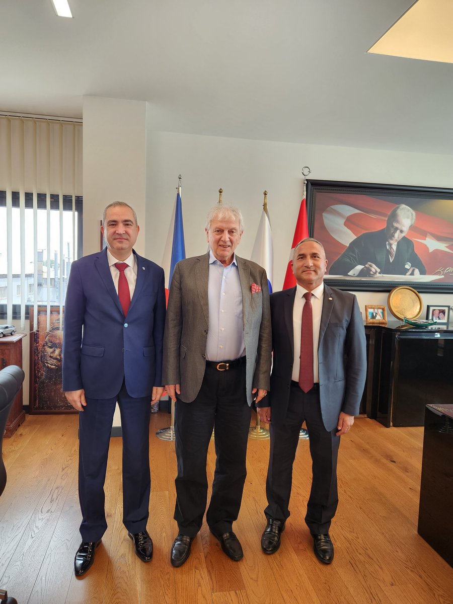 Değerli büyüğüm EGE Sanayi Odası Başkanımız Sayın, Ender Yorgancılar'a  TOBB Başkan yardımcılığına seçilmesinden dolayı hayırlı olsun ziyaretinde bulunduk. Kendisine başarılarının devamını dileriz.