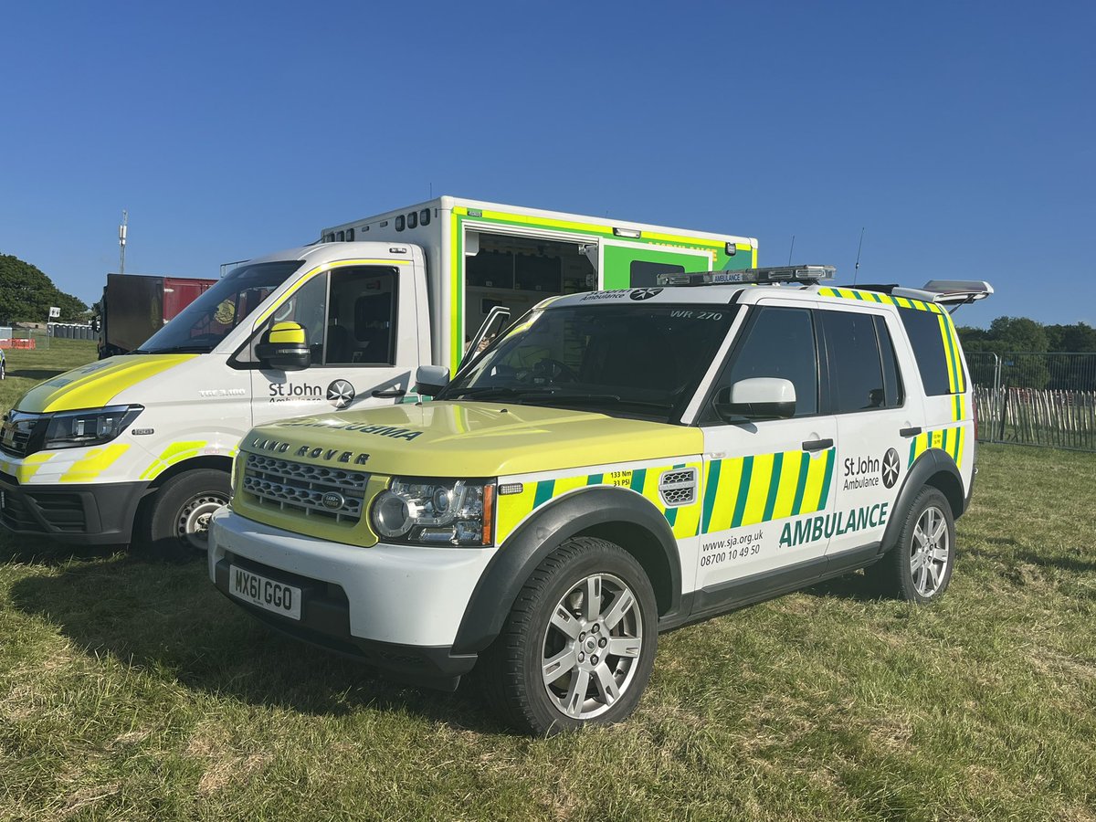 A beautiful day at @EpsomRacecourse #MySJADay