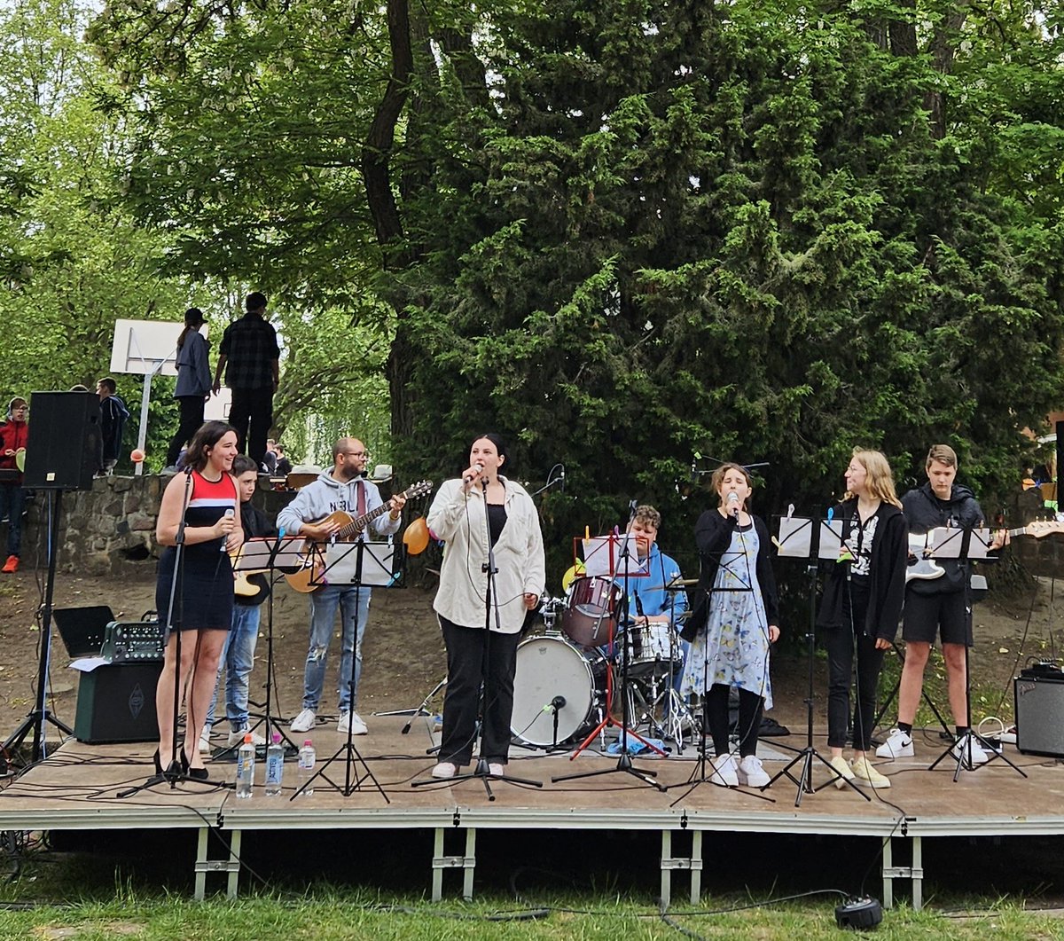 So ein cooles Schulfest gestern zum 50. Geburtstag und zum Kindertag. Von den Kindern für die Kinder😍 Das tat sooo gut 😊
#franckeschule #magdeburg #magdeburgreform
awfrancke.edupage.org/news/?gtnid=79…