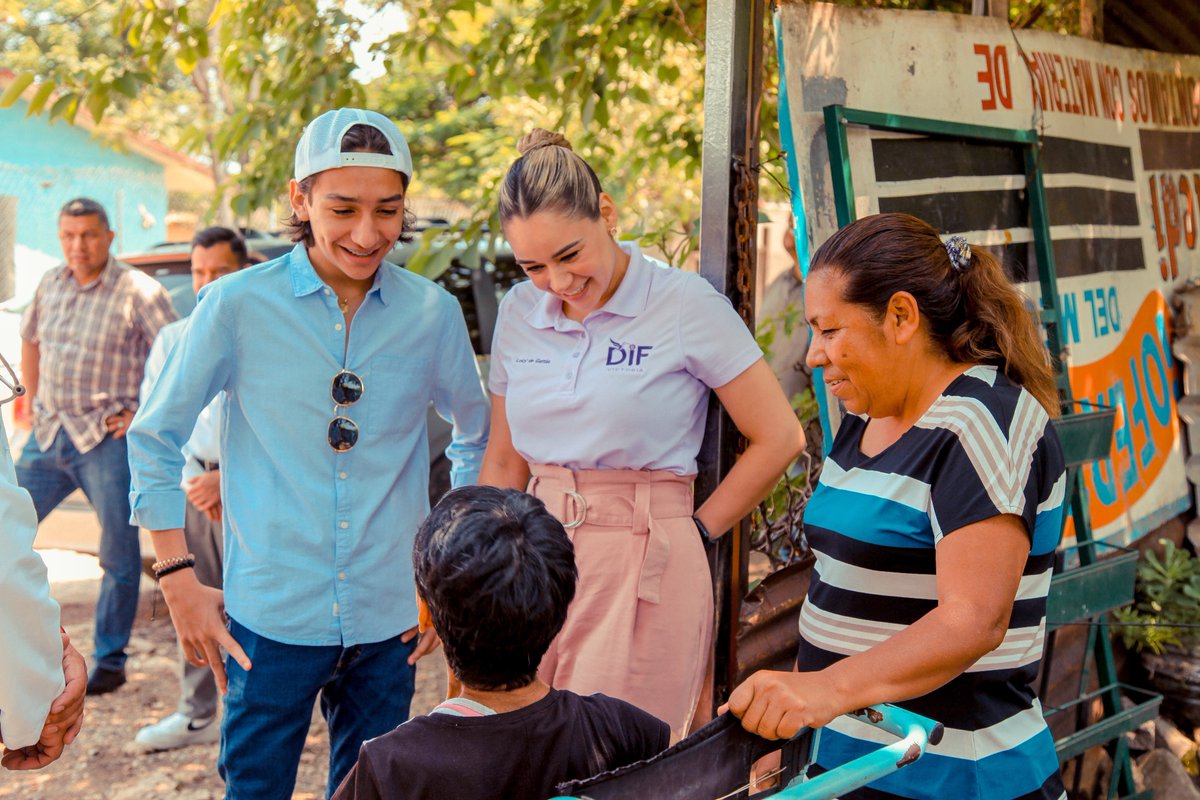 Gracias al apoyo que recibimos del DIF Tamaulipas, ayer junto a nuestra Presidenta Lucy de Gattás realizamos entregas domiciliarias de “Dotación Sin Límites” del programa Lazos de Esperanza. 📦🙌🏻
TeQuieroMás #TransformandoVictoria #DIFVictoria #CdVictoria