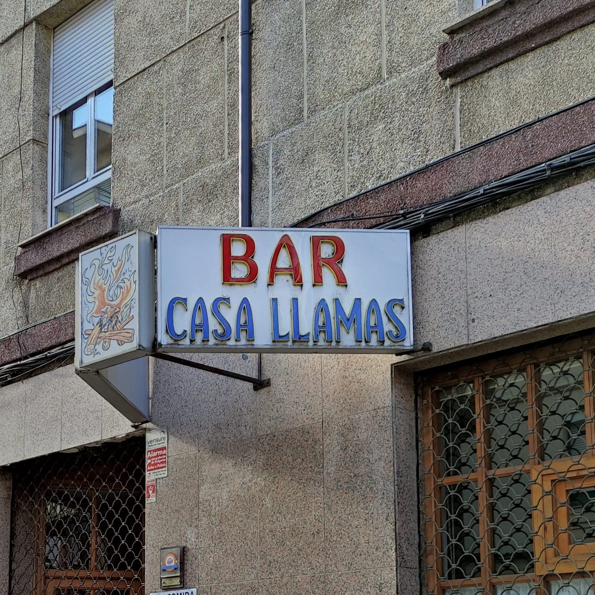 Bar Casa Llamas // C. Laureano Díez Canseco, 13 // León

Toda la historia, en instagram 👇🏻📸
instagram.com/ele.mayuscula.…

Fotos: <a href="/ordasjavier/">Javier Ordás</a> 

@patrimoniografico #leonesp #patrimoniografico #rotulandia #tipografia #rotulos #bares #fotografía