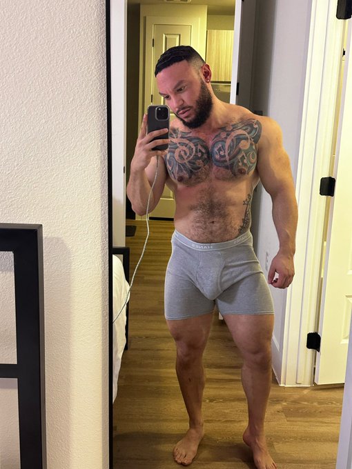 Hanes is my go to. https://t.co/dvJ8XDf5Sm