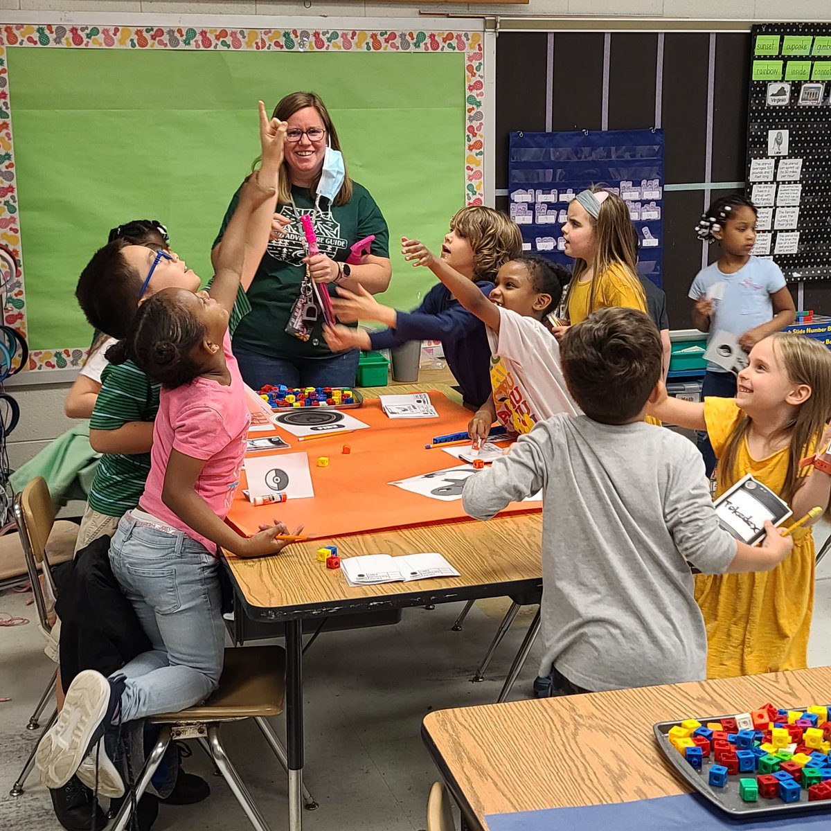 WBPBruins's tweet image. Our First Graders are awesome at measuring their newly captured @Pokemon! #WalkinginBruinPride #engageCPS