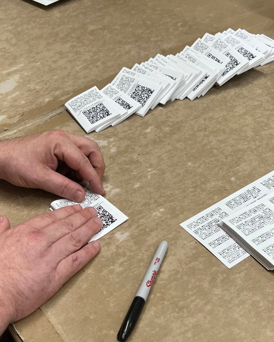 ShuffledInk's tweet image. We provide our clients with custom instruction sheets and booklets! 

Upgrade your packaging with Shuffled Ink today and request a quote on our website! link in bio! 

#custompackaging #packaging #booklets #packagingorders #customcards #printservice #ecofriendly