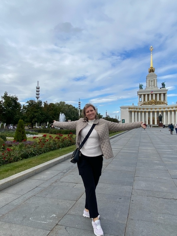 15TOFITPILATES's tweet photo. Happy Friday and June! April showers brought May flowers, and May flowers brought us a June Star of the Month, Elena!  Don't forget to read our 15 to Fit e-mail newsletter for Elena's whole story and June updates! https://t.co/QcHaagb8b3